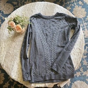 LULULEMON grey thick yoga/running long sleeve 10